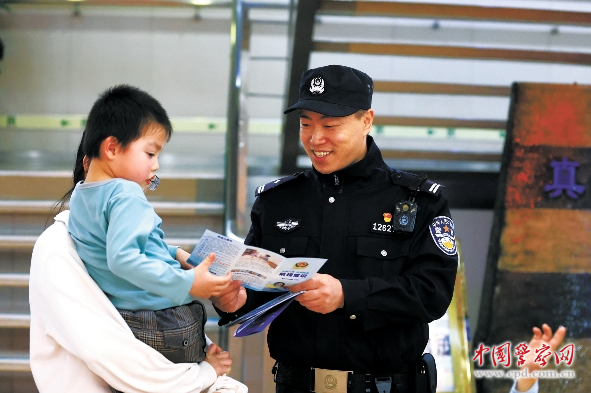 港口警察体制改革最新动态与小巷深处的特色小店探秘
