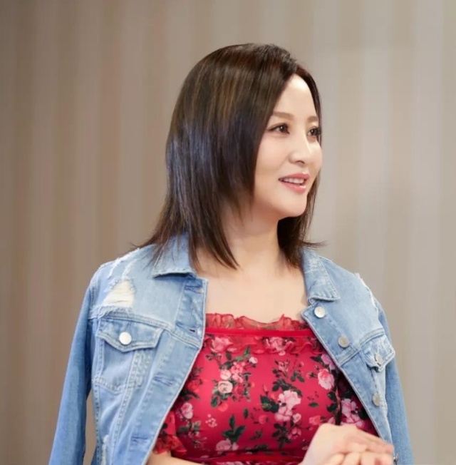 陶红最新综艺节目，自然美景探索之旅的治愈之旅