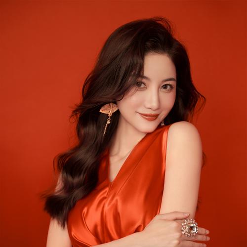 演员琳林，小巷深处的舞台与特色小店的奇妙邂逅