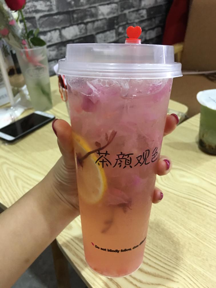 『新品奶茶推荐，日常温馨与奇妙邂逅』