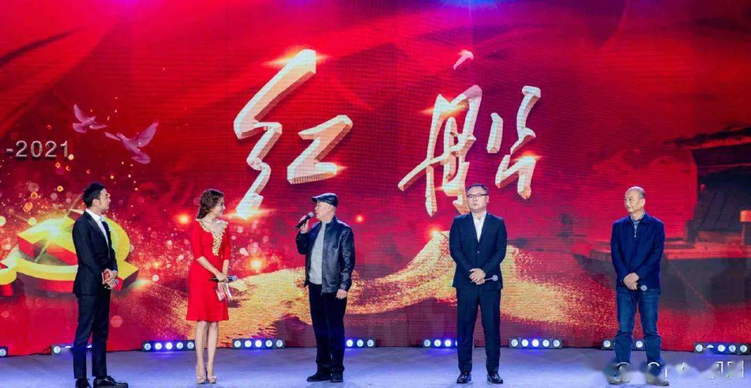 科技与友情的奇妙交汇，小明眼中的最新台发布会