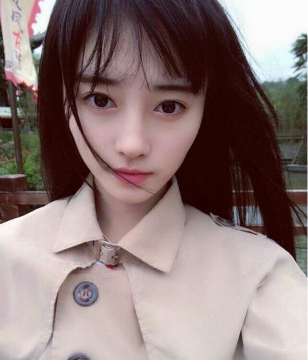 鞠婧祎星光下的青春印记，最新照片展现可爱魅力
